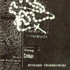 Twarze i maski przy ołtarzu. 